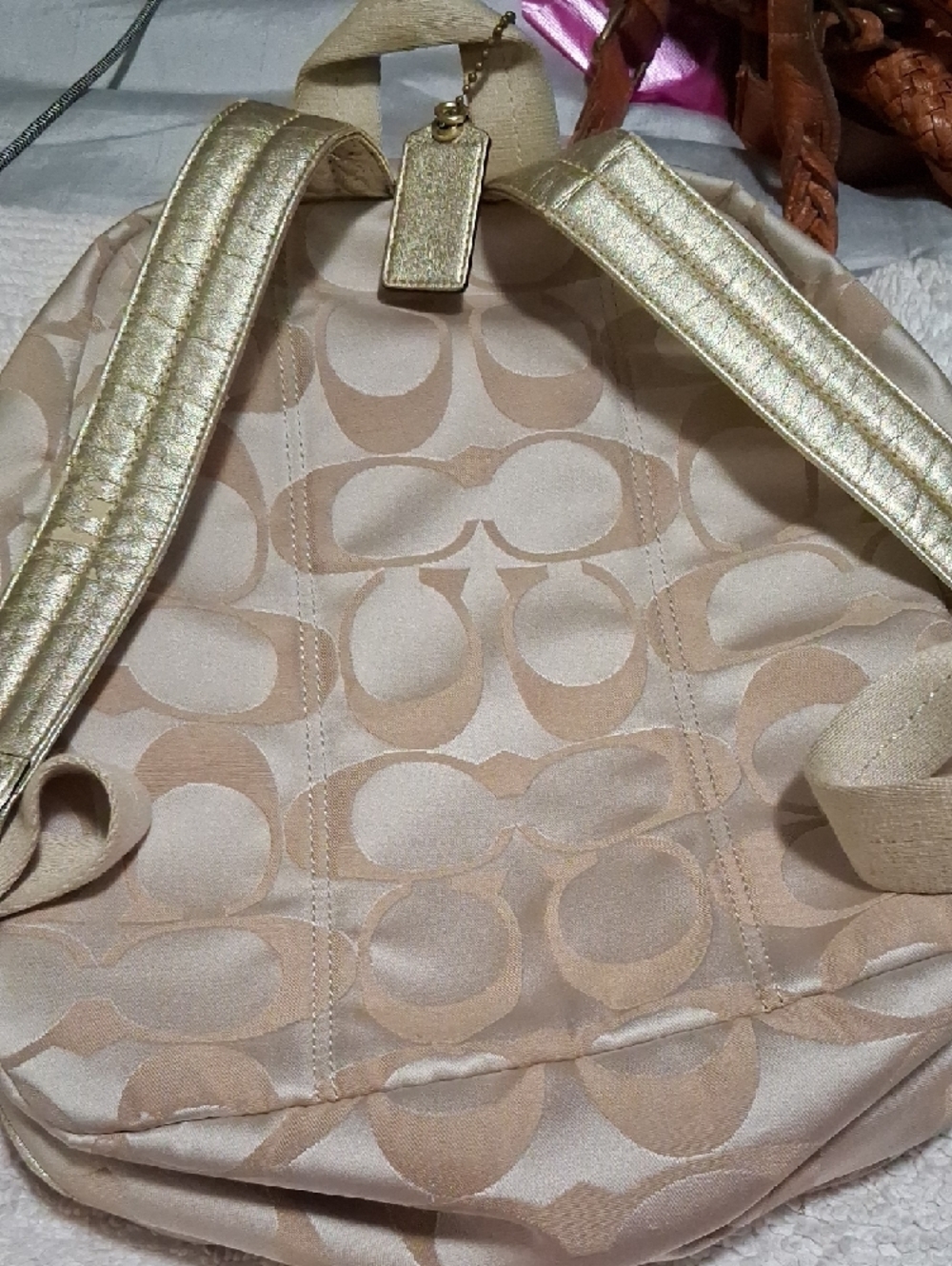 Coach Poppy Signature Daisy Applique Backpack with Gold Accents - Picture 5 of 9